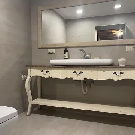 Luxury Stone With Private Pool *